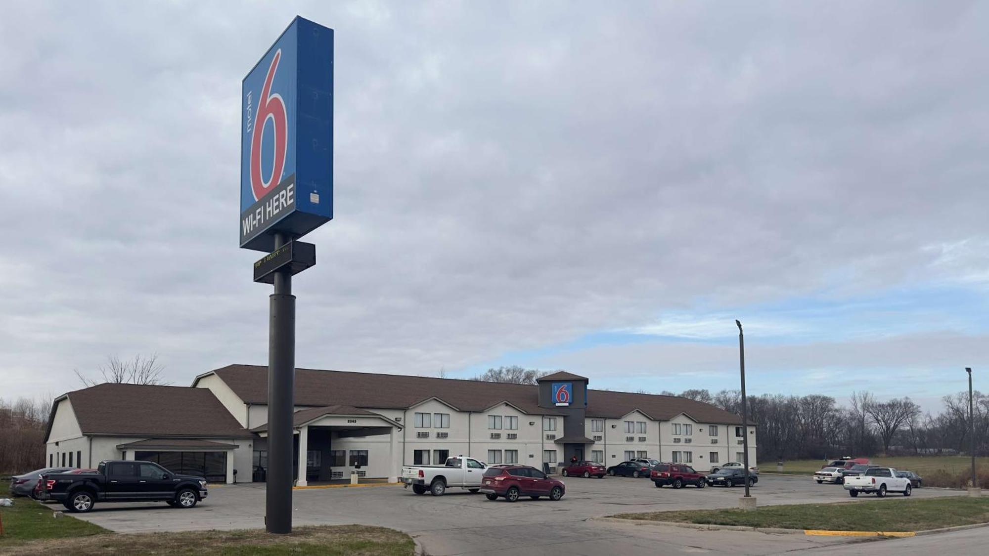 Motel 6-Waterloo, Ia Zewnętrze zdjęcie