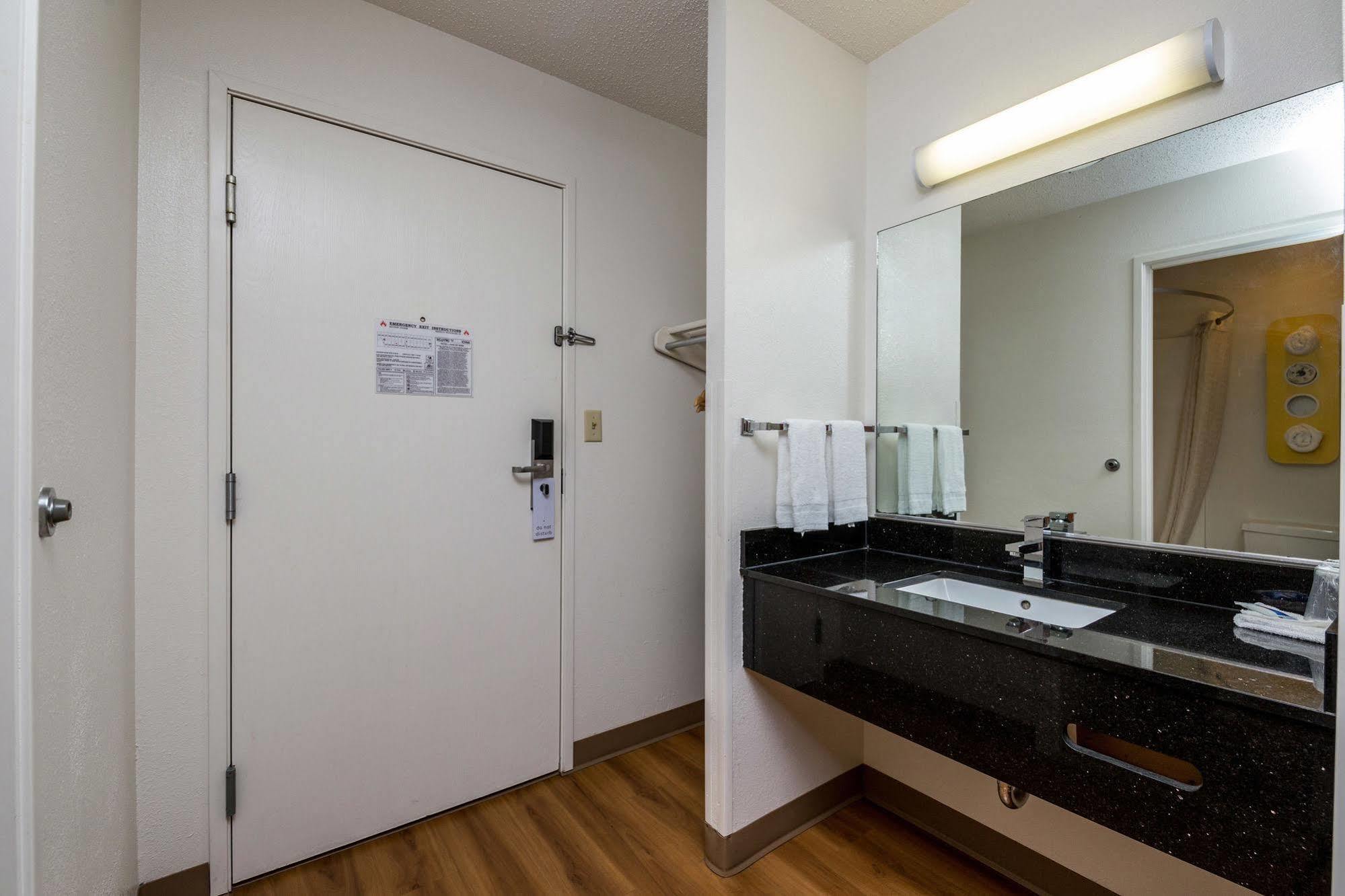 Motel 6-Waterloo, Ia Zewnętrze zdjęcie