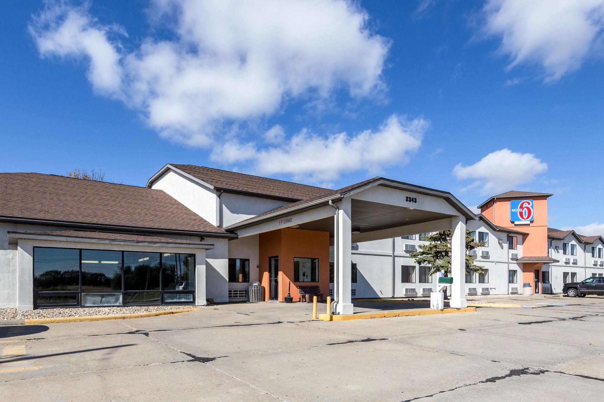 Motel 6-Waterloo, Ia Zewnętrze zdjęcie