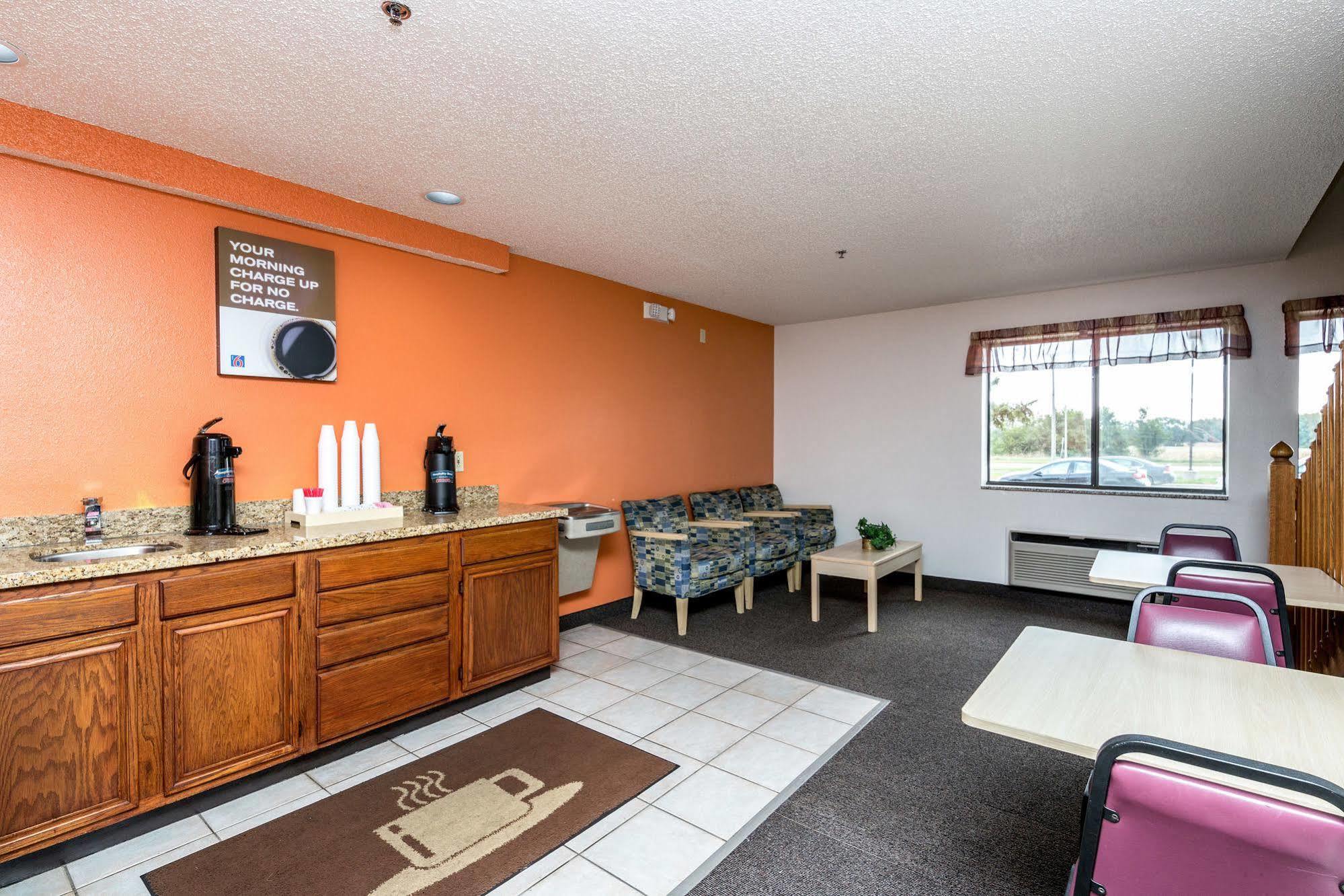 Motel 6-Waterloo, Ia Zewnętrze zdjęcie