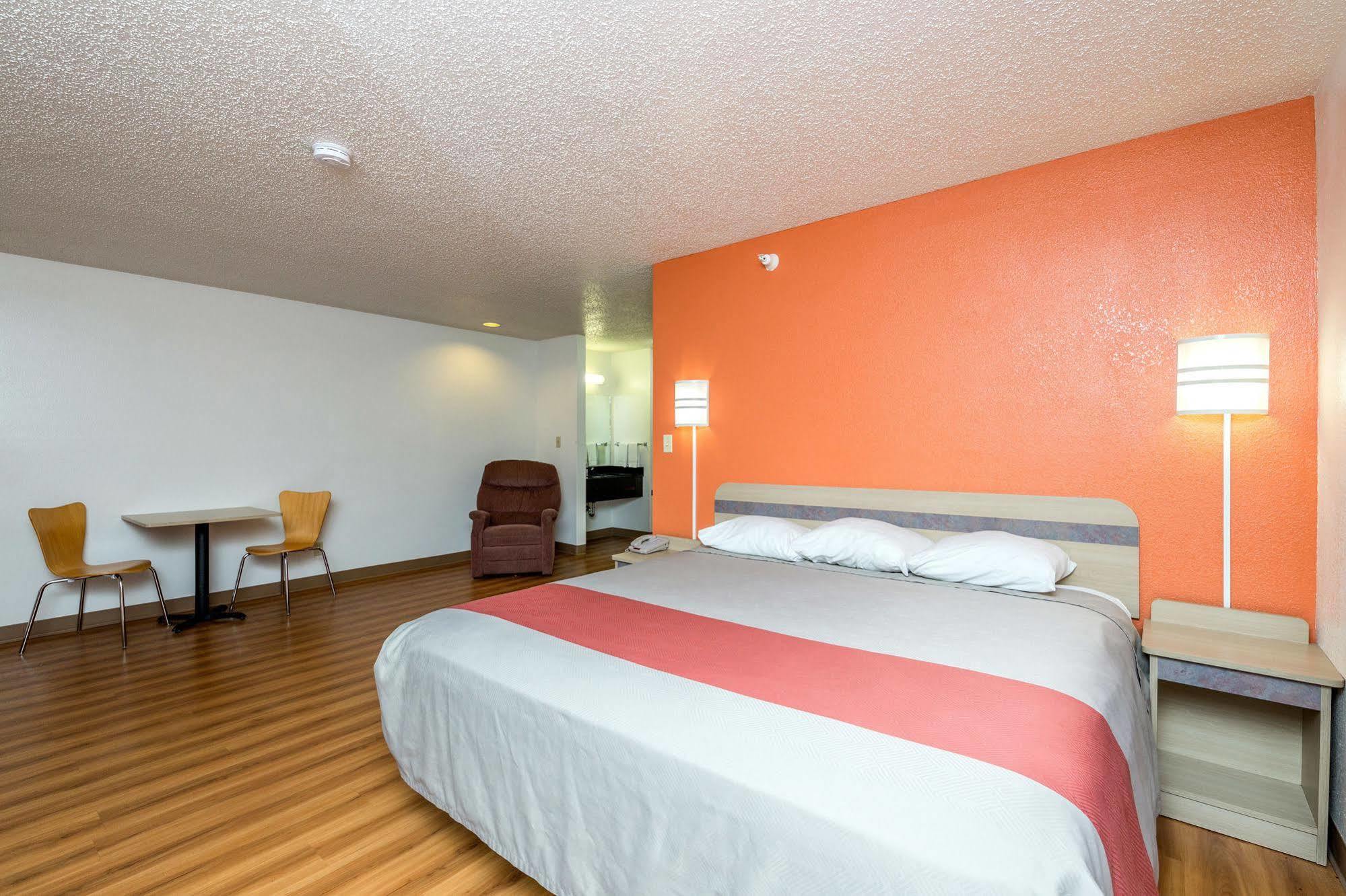 Motel 6-Waterloo, Ia Zewnętrze zdjęcie