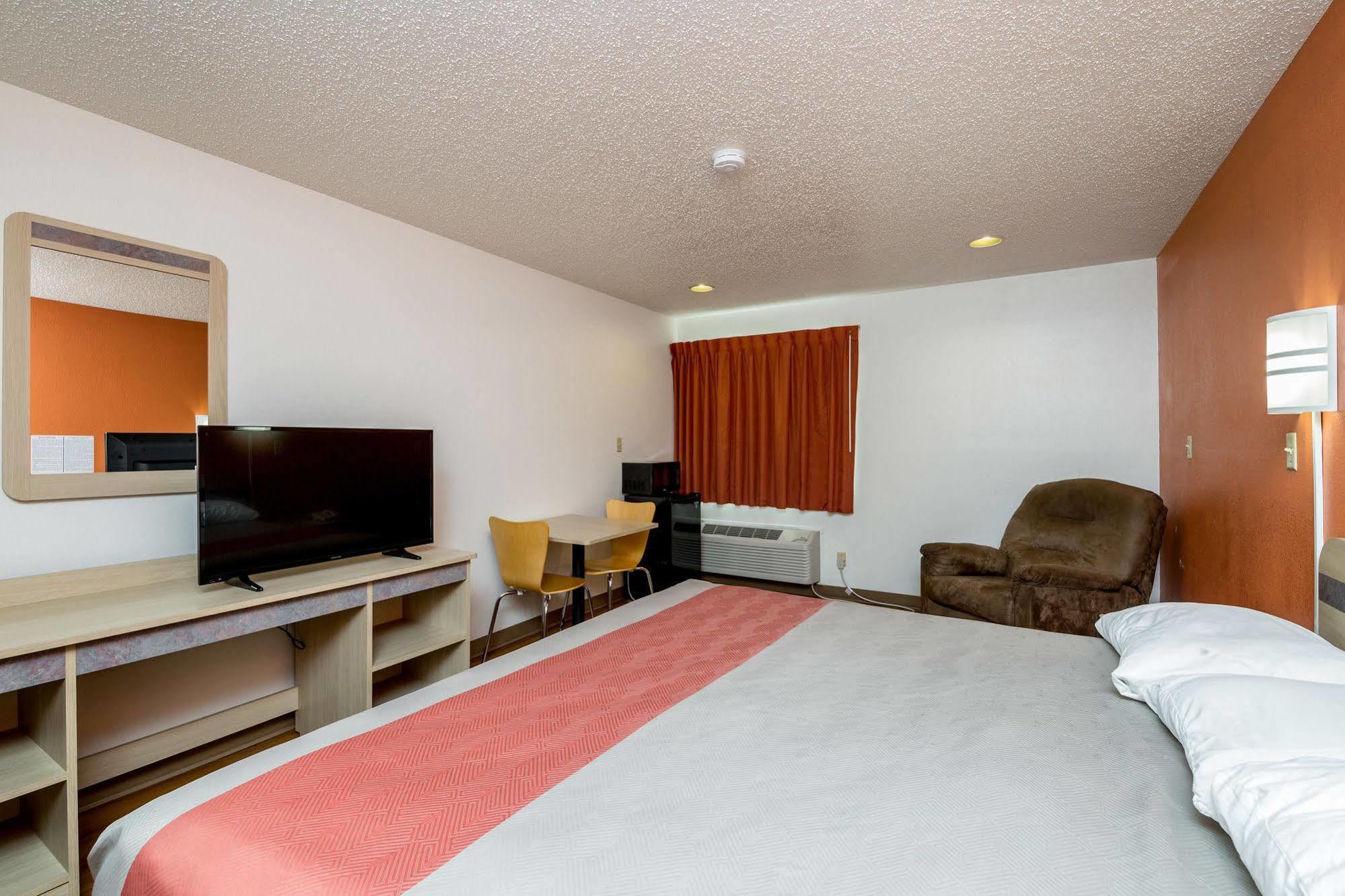 Motel 6-Waterloo, Ia Zewnętrze zdjęcie