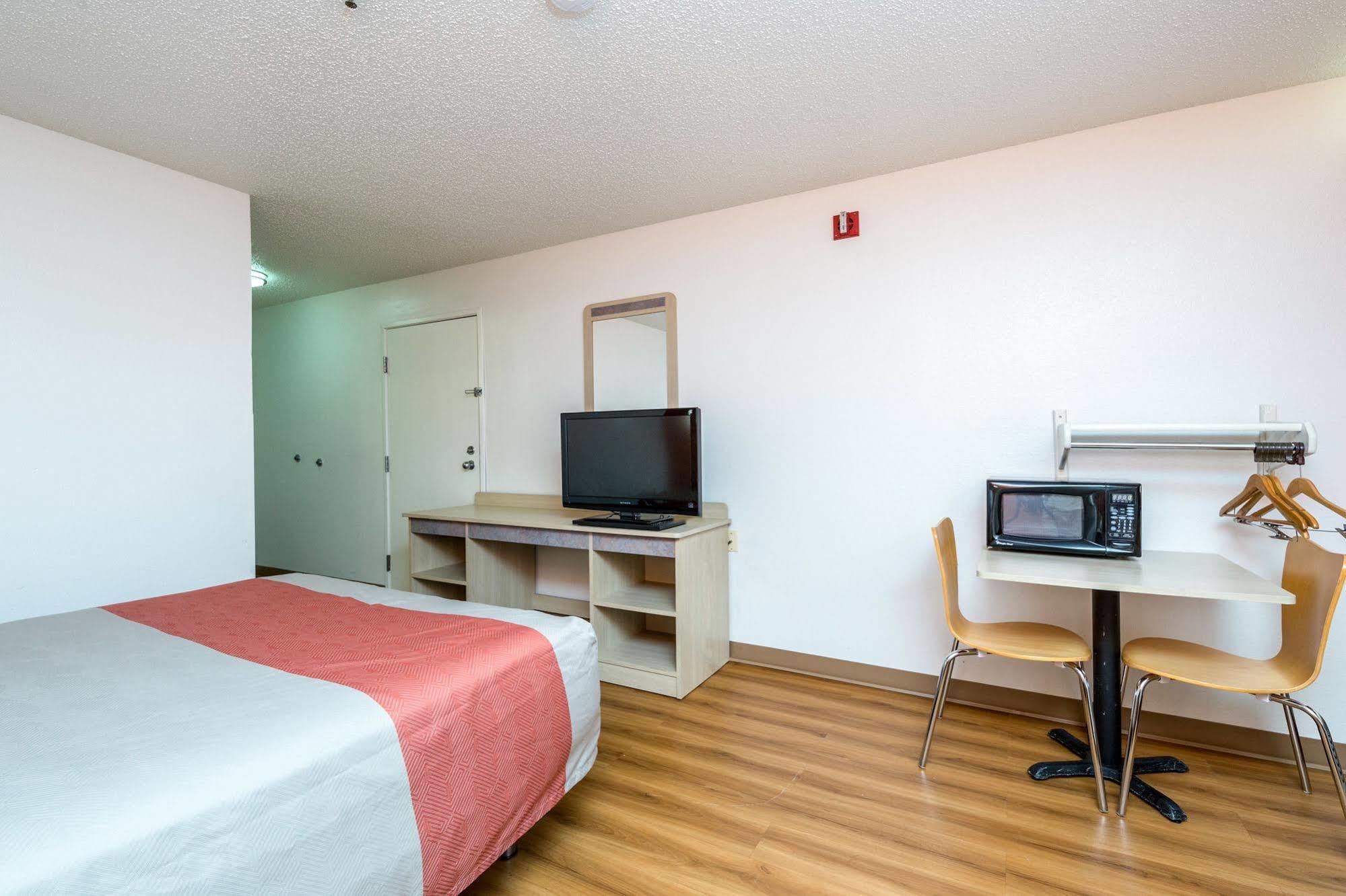 Motel 6-Waterloo, Ia Zewnętrze zdjęcie