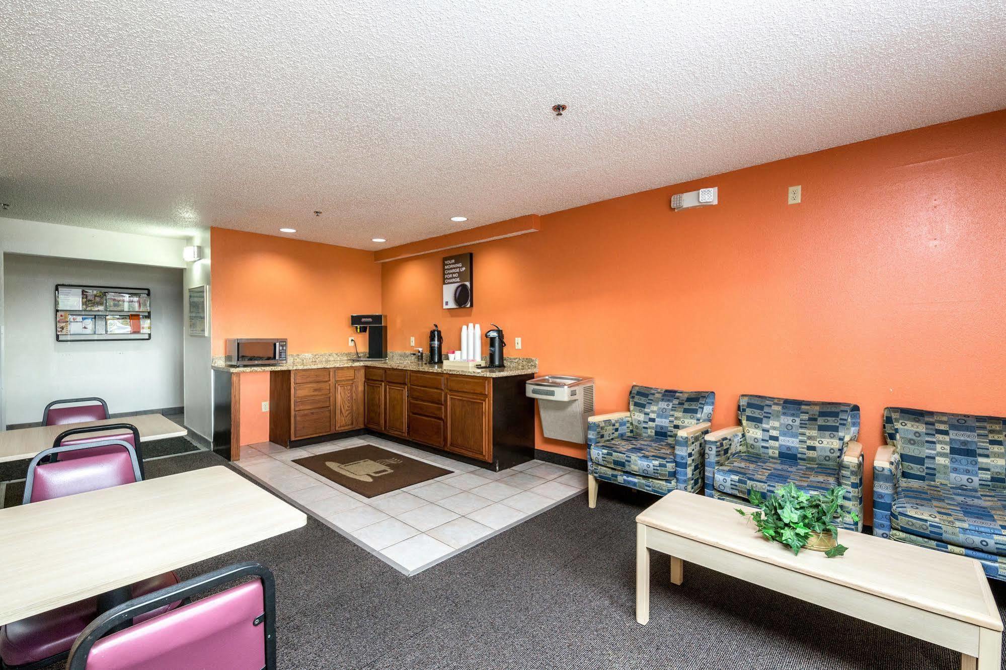 Motel 6-Waterloo, Ia Zewnętrze zdjęcie