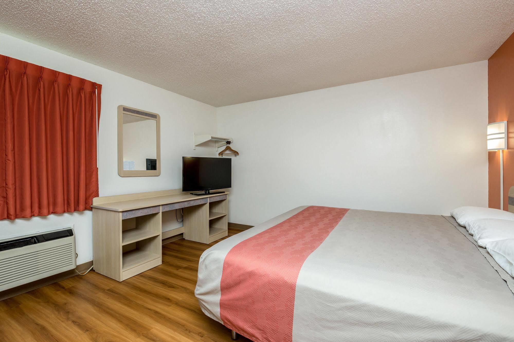 Motel 6-Waterloo, Ia Zewnętrze zdjęcie
