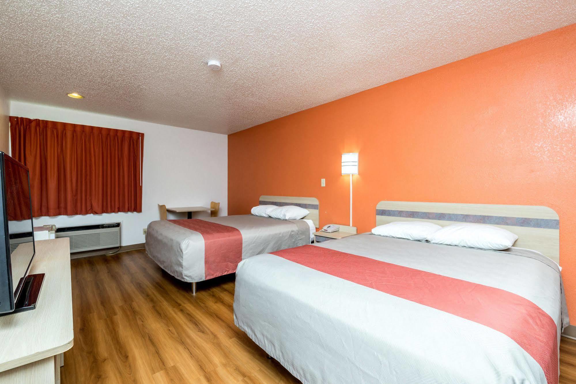 Motel 6-Waterloo, Ia Zewnętrze zdjęcie