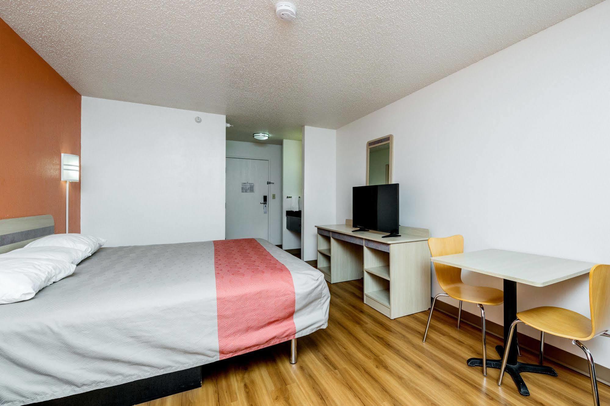 Motel 6-Waterloo, Ia Zewnętrze zdjęcie