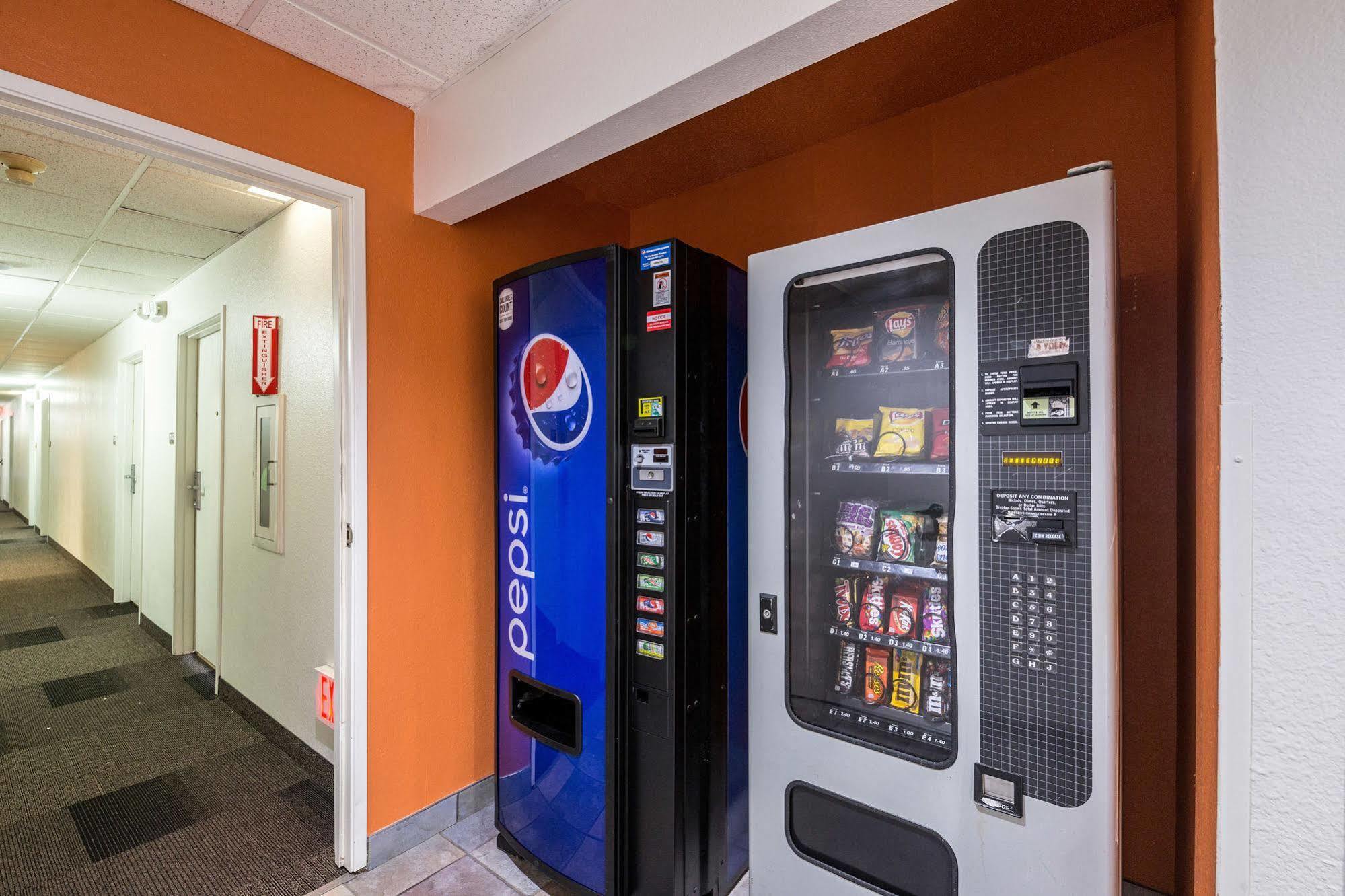 Motel 6-Waterloo, Ia Zewnętrze zdjęcie