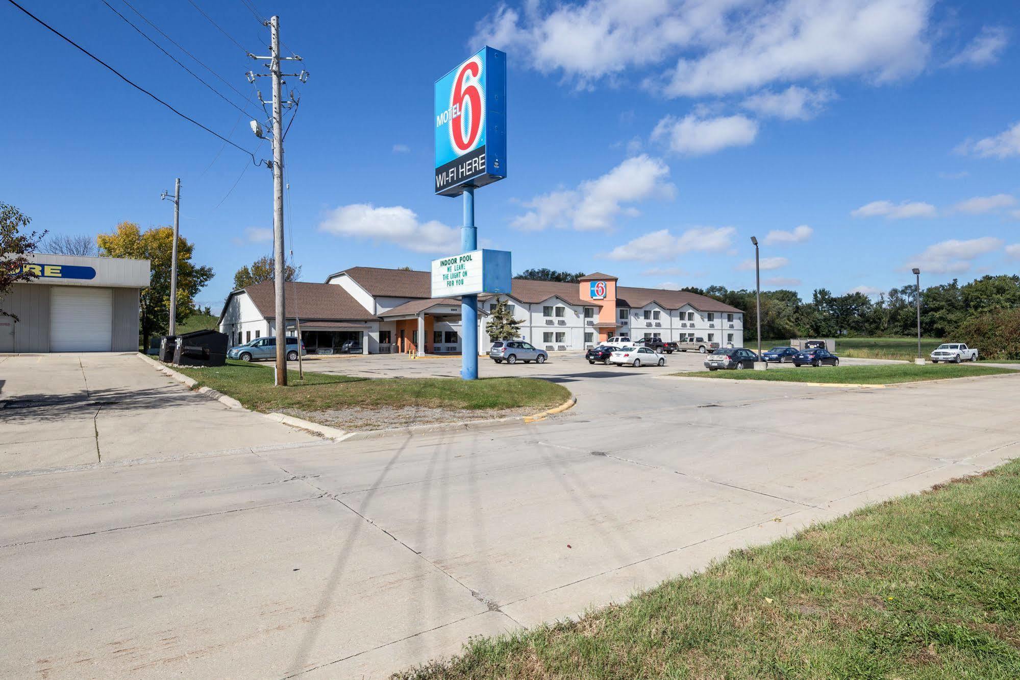 Motel 6-Waterloo, Ia Zewnętrze zdjęcie